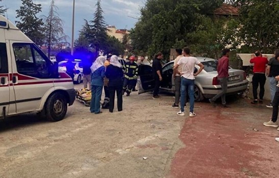 Aynı virajda bir günde üç kaza: Dört ölü üç yaralı